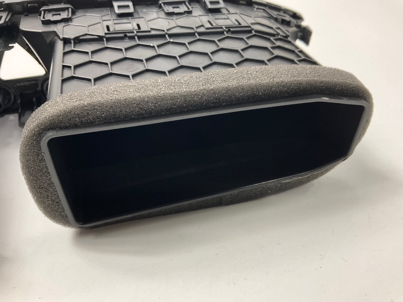 Center Left Drivers Side A/C Air Vent For 19-23 Hyundai Santa Fe 97410S2000VCS