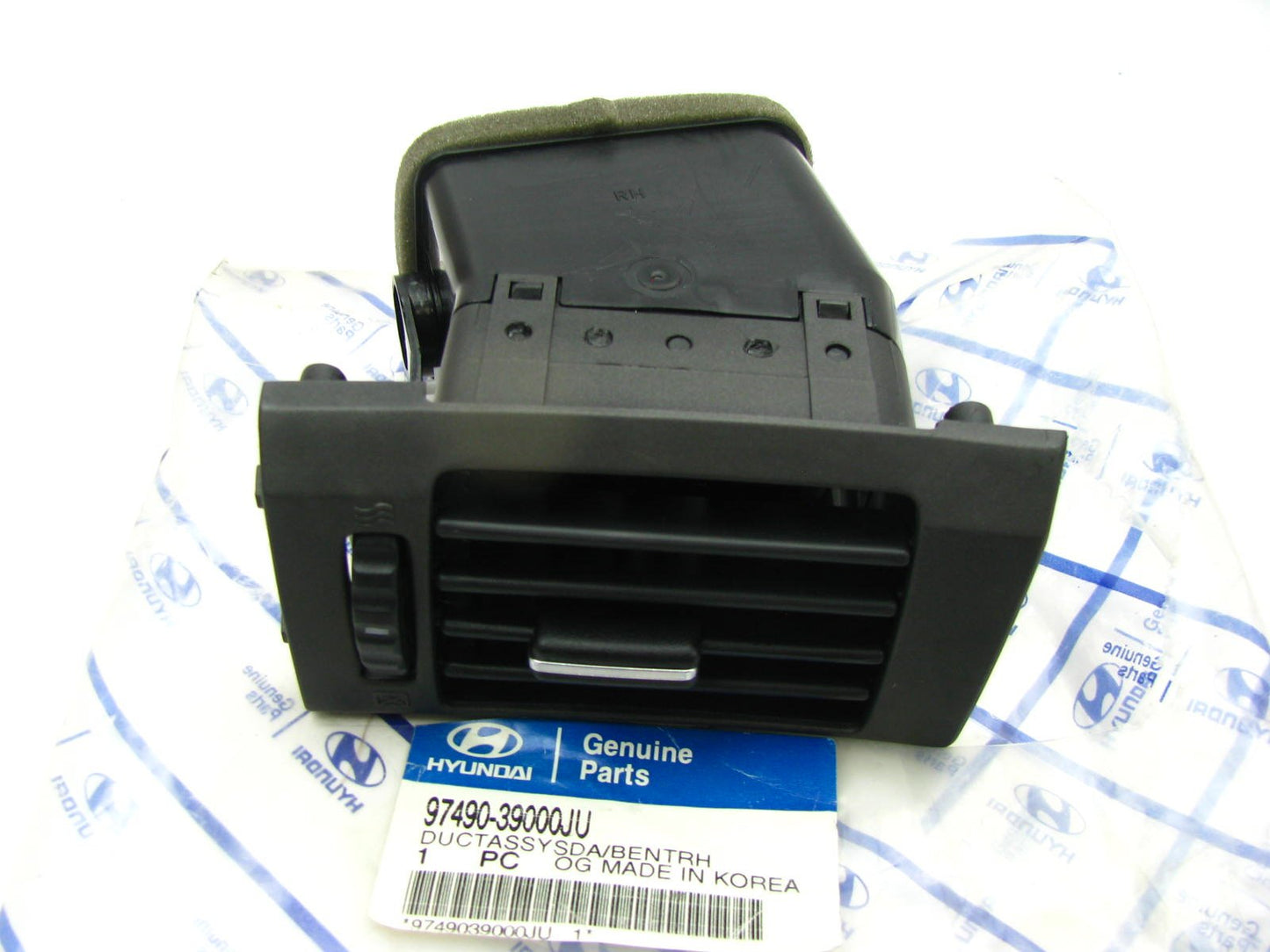 NEW RIGHT OUTER A/C Air Vent Duct Outlet OEM For 2001 Hyundai XG300, 02-03 XG350