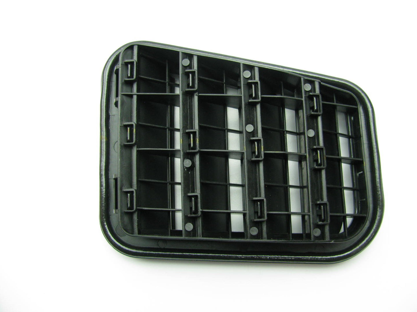 Quarter Panel Air Vent Grille Right Hand (Passengers) Side OEM For 15-19 Sonata