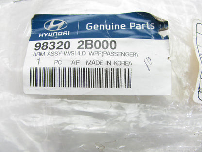 NEW Right Passengers Side Windshield Wiper Arm OEM For 07-09 Santa Fe 983202B000
