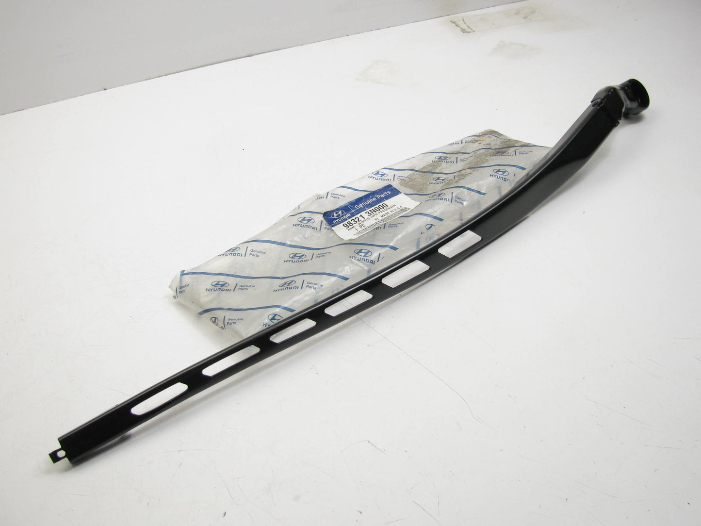 NEW GENUINE Right Passenger Side Wiper Arm OEM For 2010 Hyundai Equus 983213N000