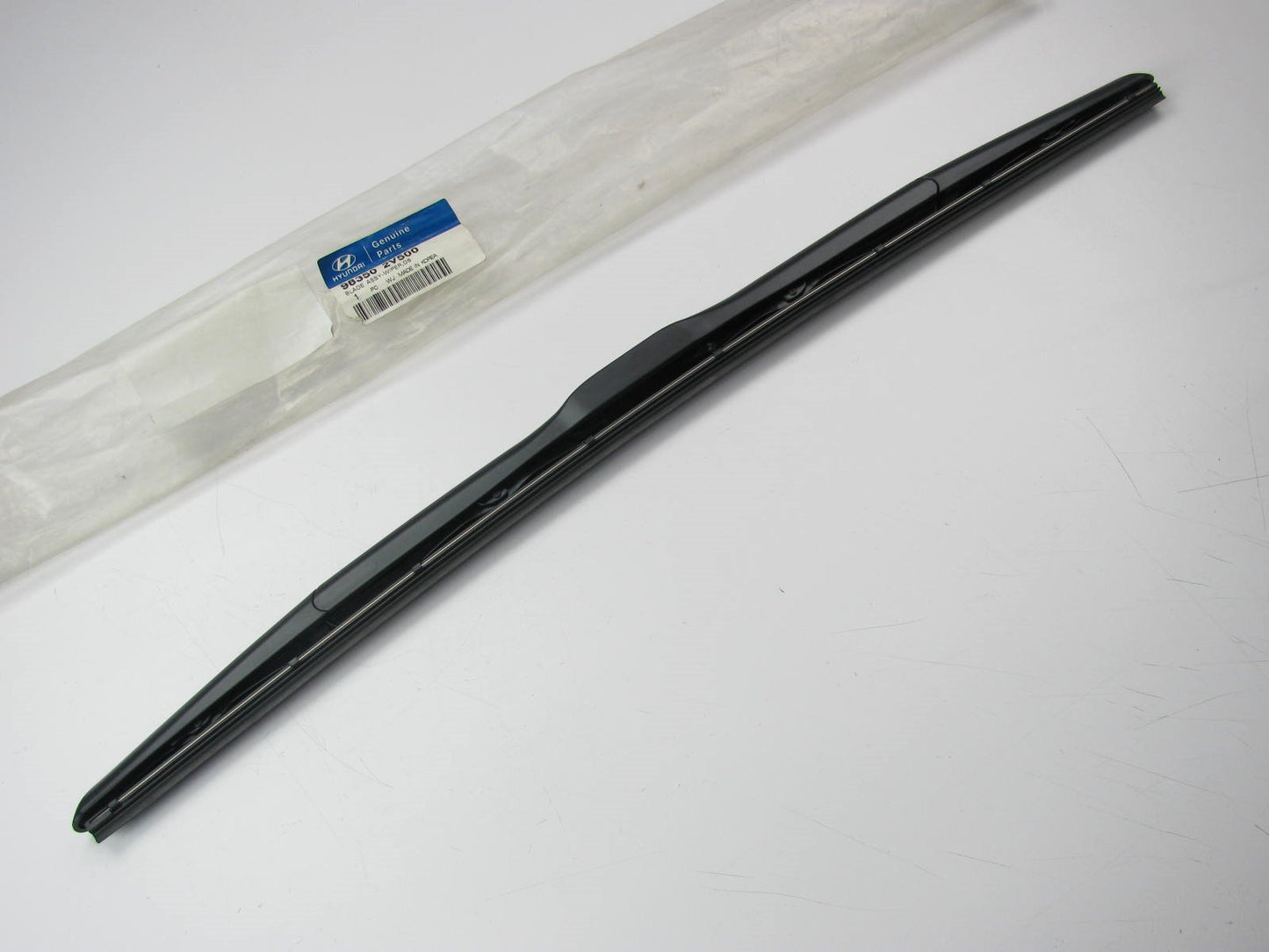 Genuine OEM Left Drivers Windshield Wiper Blade For 2012-2015 Hyundai Veloster