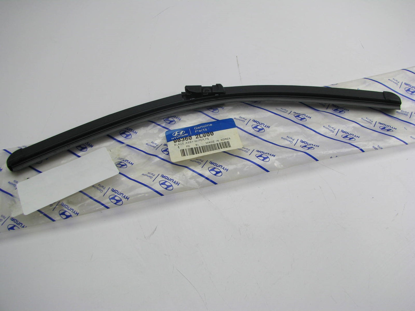 New Genuine Right Passenger Side Windshield Wiper Blade OEM For 2010-12 Elantra