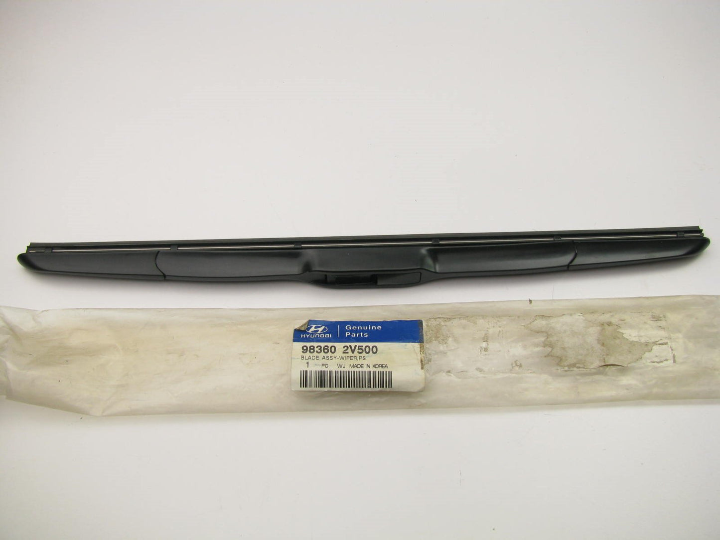 NEW Right Side Windshield Wiper Blade OEM For Hyundai 983602V500