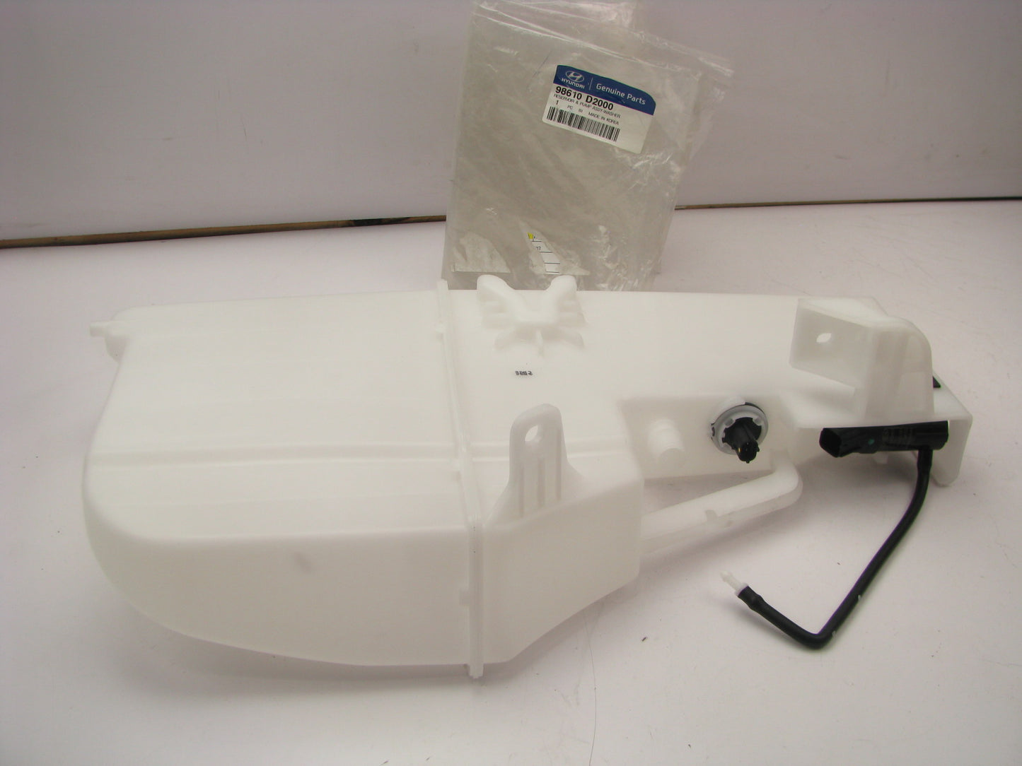 NEW GENUINE Windshield Washer Reservoir & Pump OEM For 2017-2019 Genesis G90