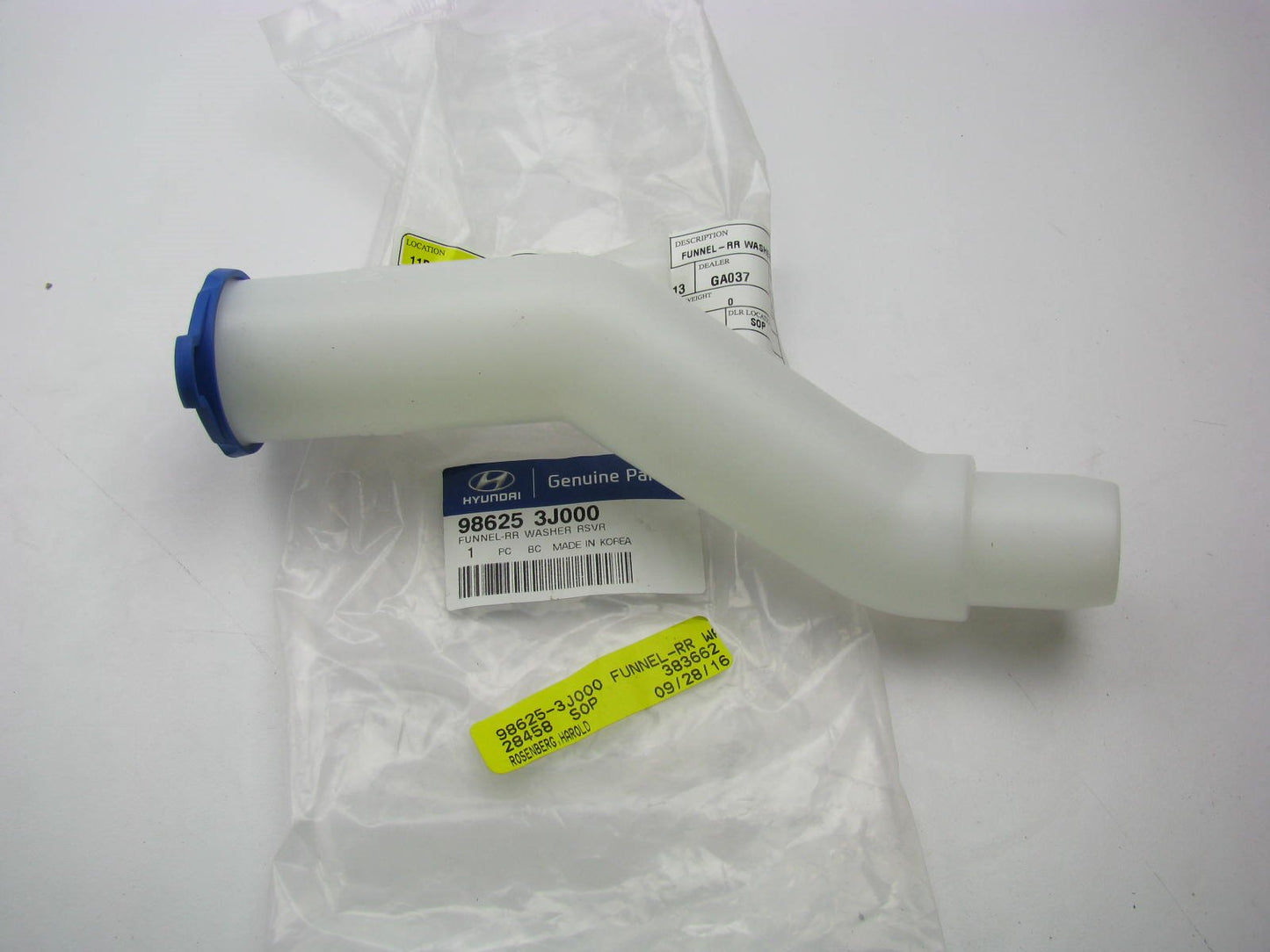 NEW OEM Rear Window Washer Fluid Reservoir Funnel For 07-12 Veracruz 986253J000