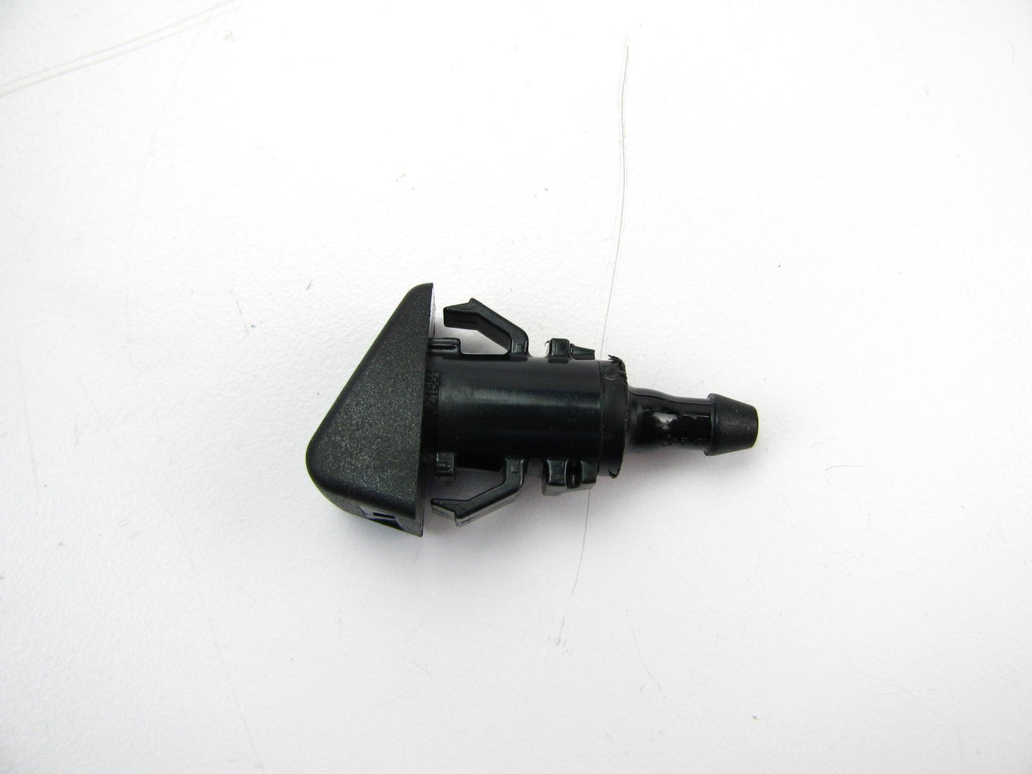 NEW GENUINE Left Windshield Wiper Nozzle OEM For 2012-2014 Hyundai Accent