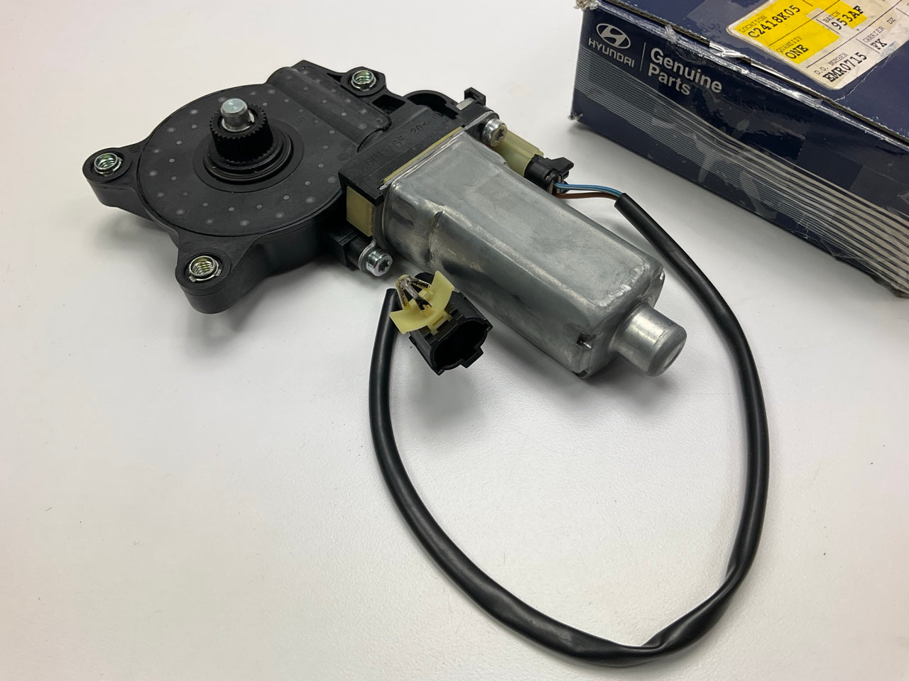 NEW Front Right Power Window Motor OEM For 96-00 Hyundai Elantra 9882029010