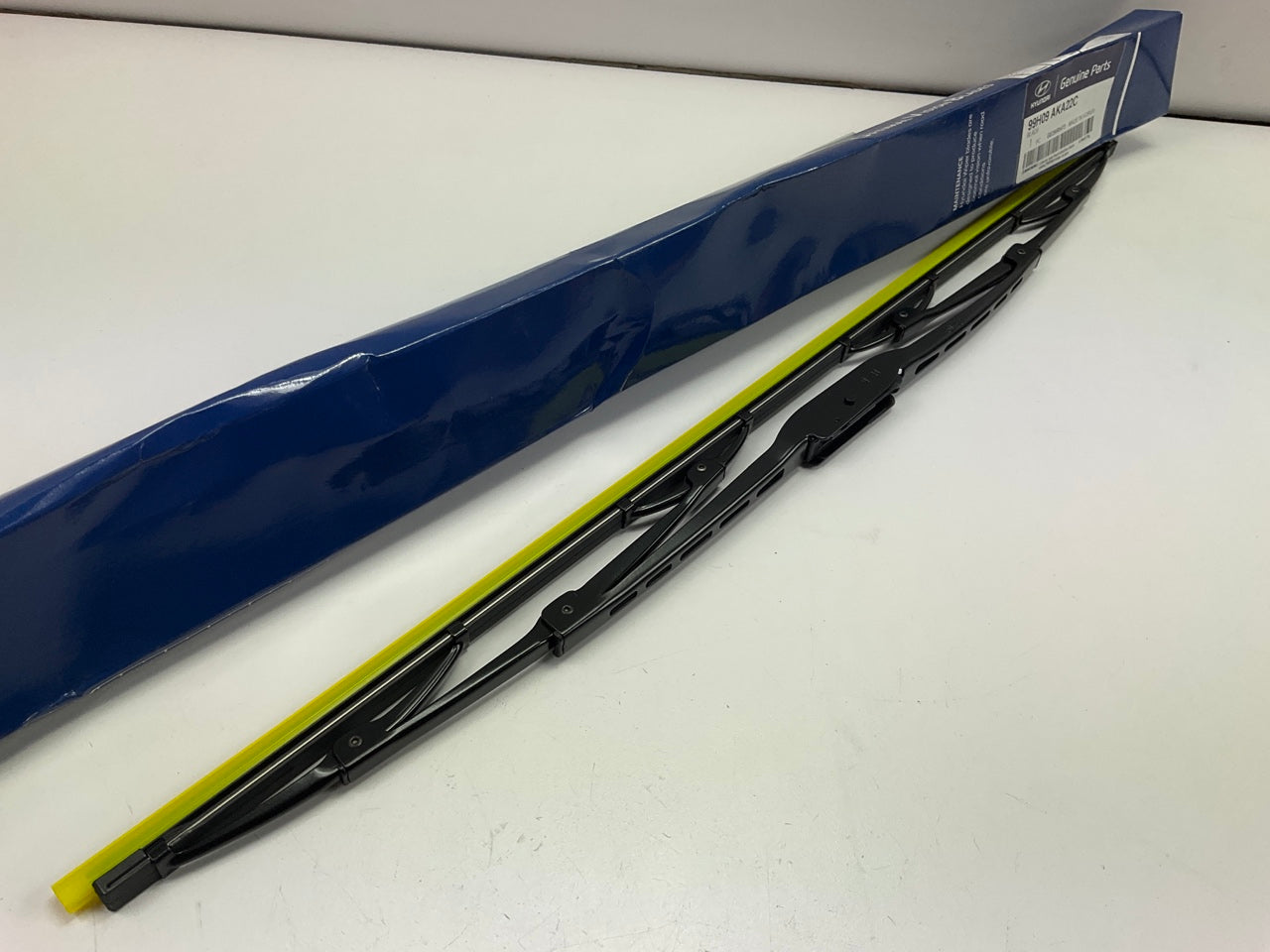 NEW GENUINE 22'' Windshield Wiper Blade OEM For Hyundai 99H09AKA22C