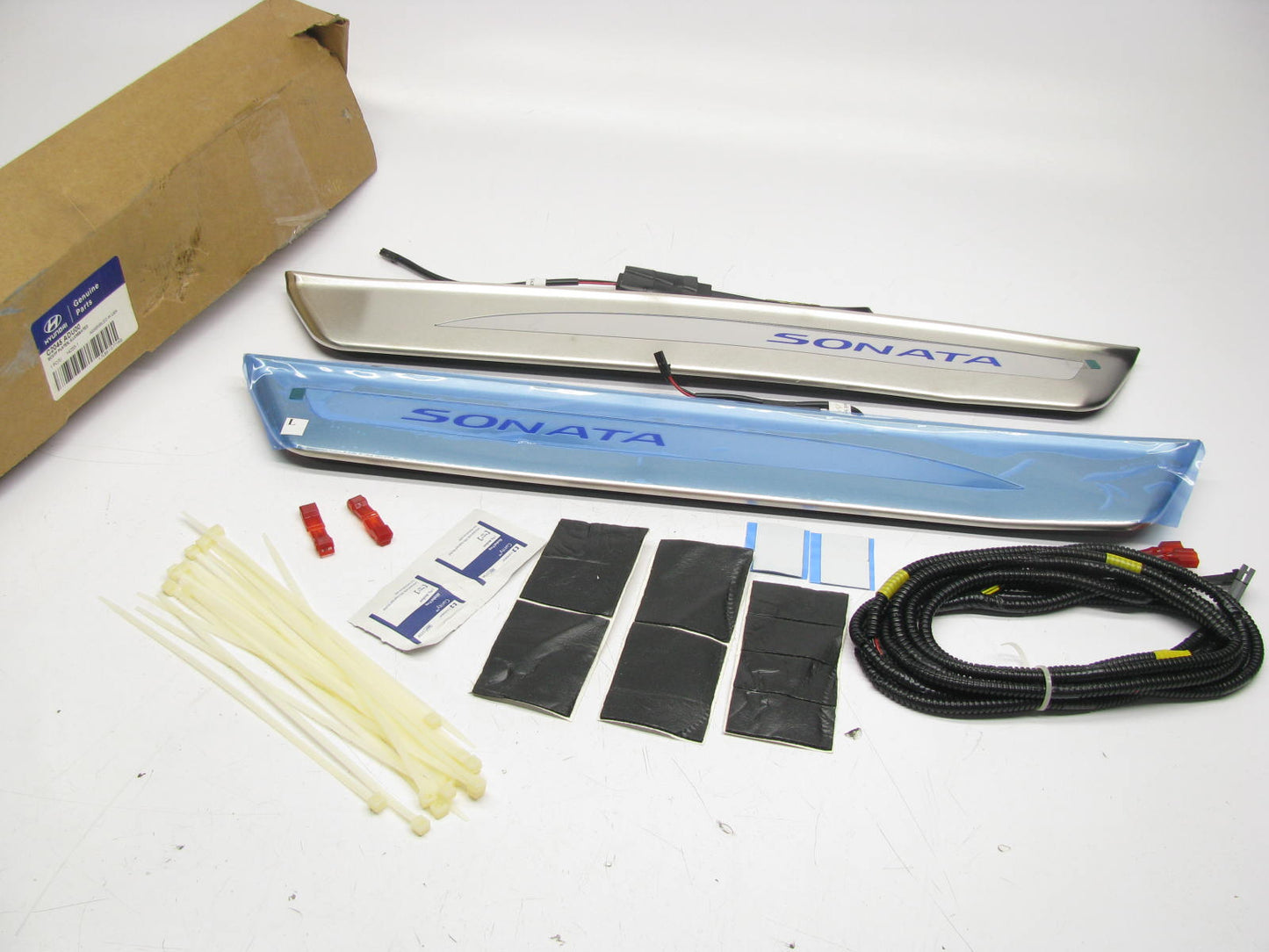New Oem Illuminated Door Sill Scuff Plates For 15-16 Hyundai Sonata C2045ADU00