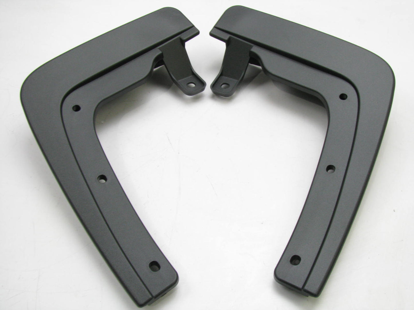 NEW - OEM S2F46ACB00 FRONT Splash Guards / Mud Flaps For 21-23 Hyundai Santa Fe