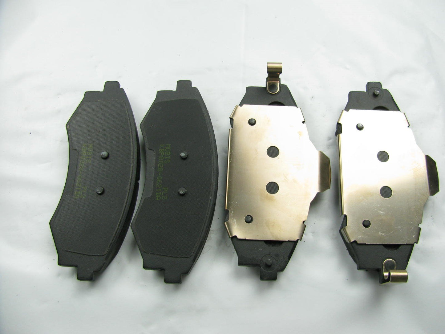 NEW - GENUINE OEM Front Disc Brake Pads For 2002-2004 Hyundai Sonata S5810138A60