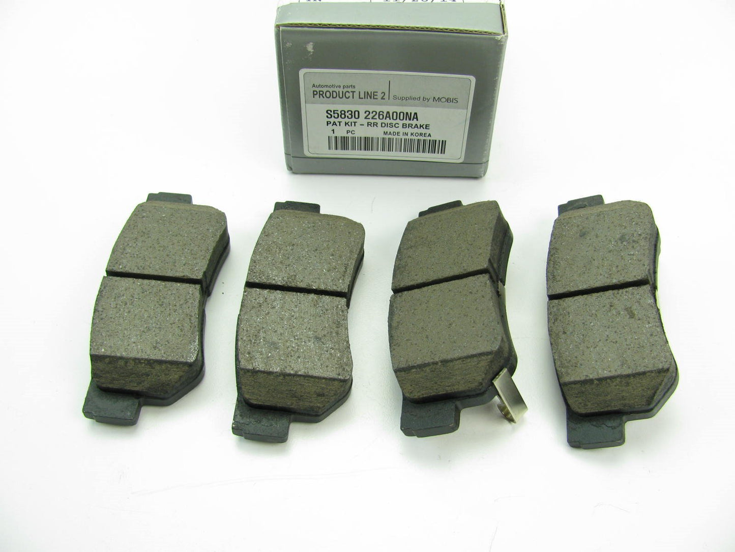 NEW - GENUINE OEM Rear Disc Brake Pads For 01-05 Hyundai Santa Fe S5830226A00NA
