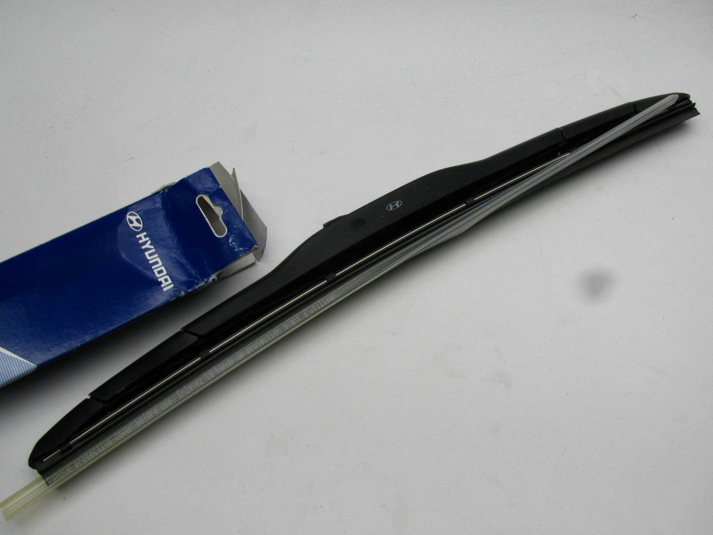 New Genuine Right Windshield Wiper Blade OEM For 15-16 Genesis U889000016H