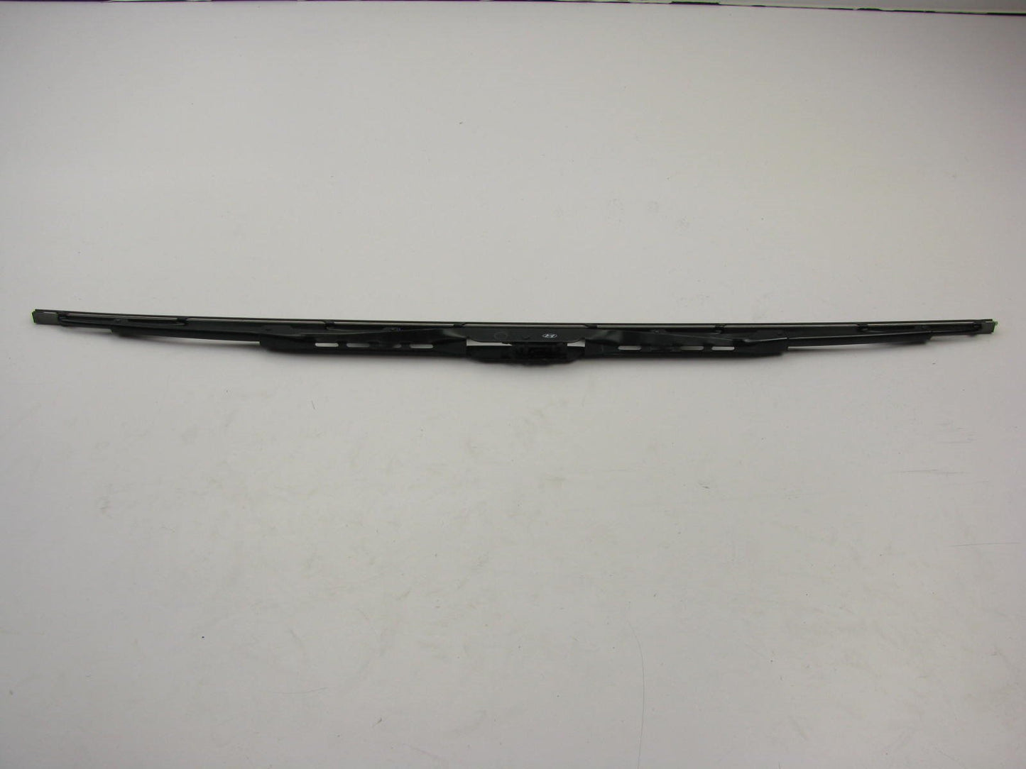 New Front Windshield Wiper Blade Left Driver 26in OEM For Hyundai U889000026