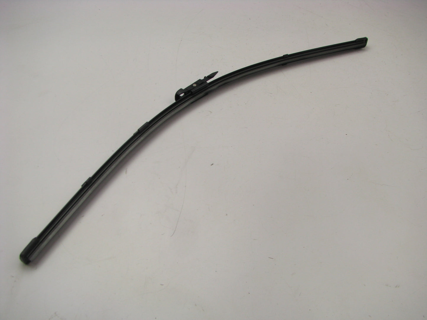 New OEM Windshield Wiper Blade 24 Inch Left Driver For Hyundai U889000F24