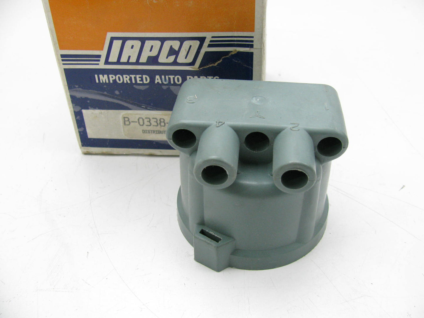 Iapco B-0338-007 Distributor Cap For 1974-1976 Mazda B1600 75-77 Mazda 808