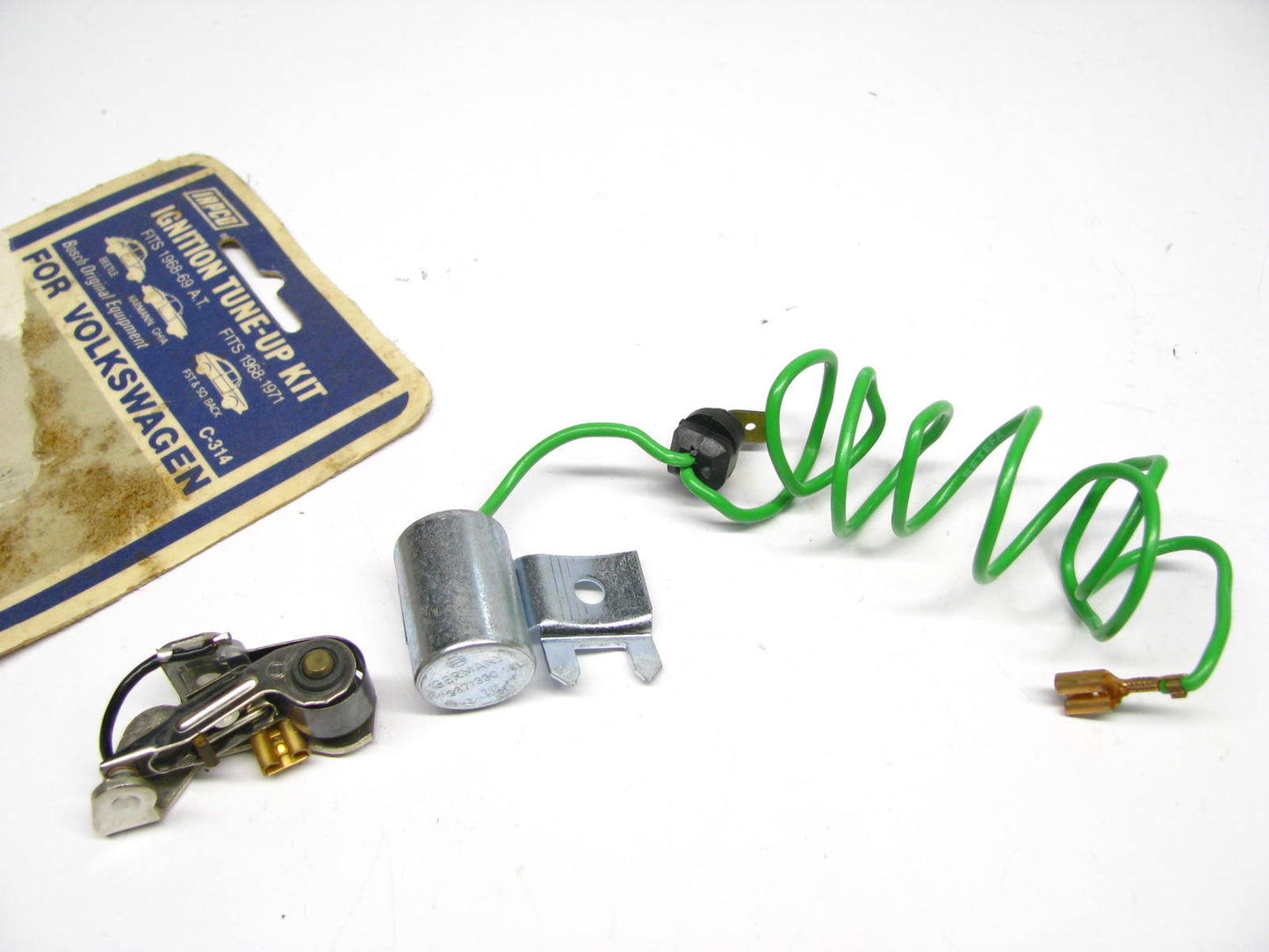 Iapco C314 Ignition Points & Condenser Kit For 1968-1969 Volkswagen Beetle
