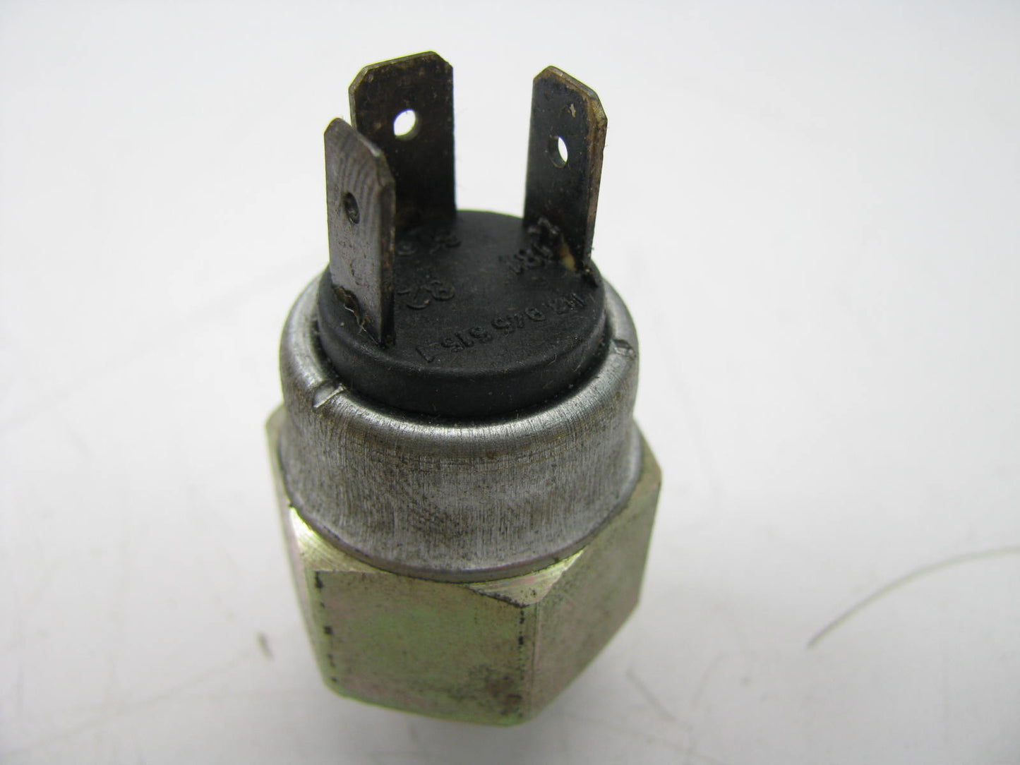 Iapco Q-0780-001 Brake Light Lamp Switch - 3 Prong