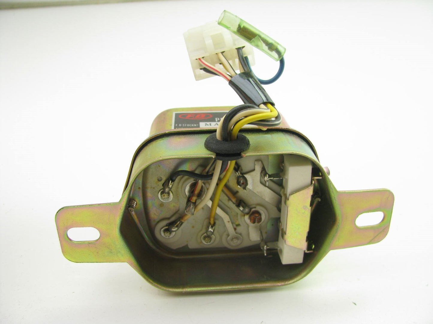 Iapco Q-1790-001 Voltage Regulator