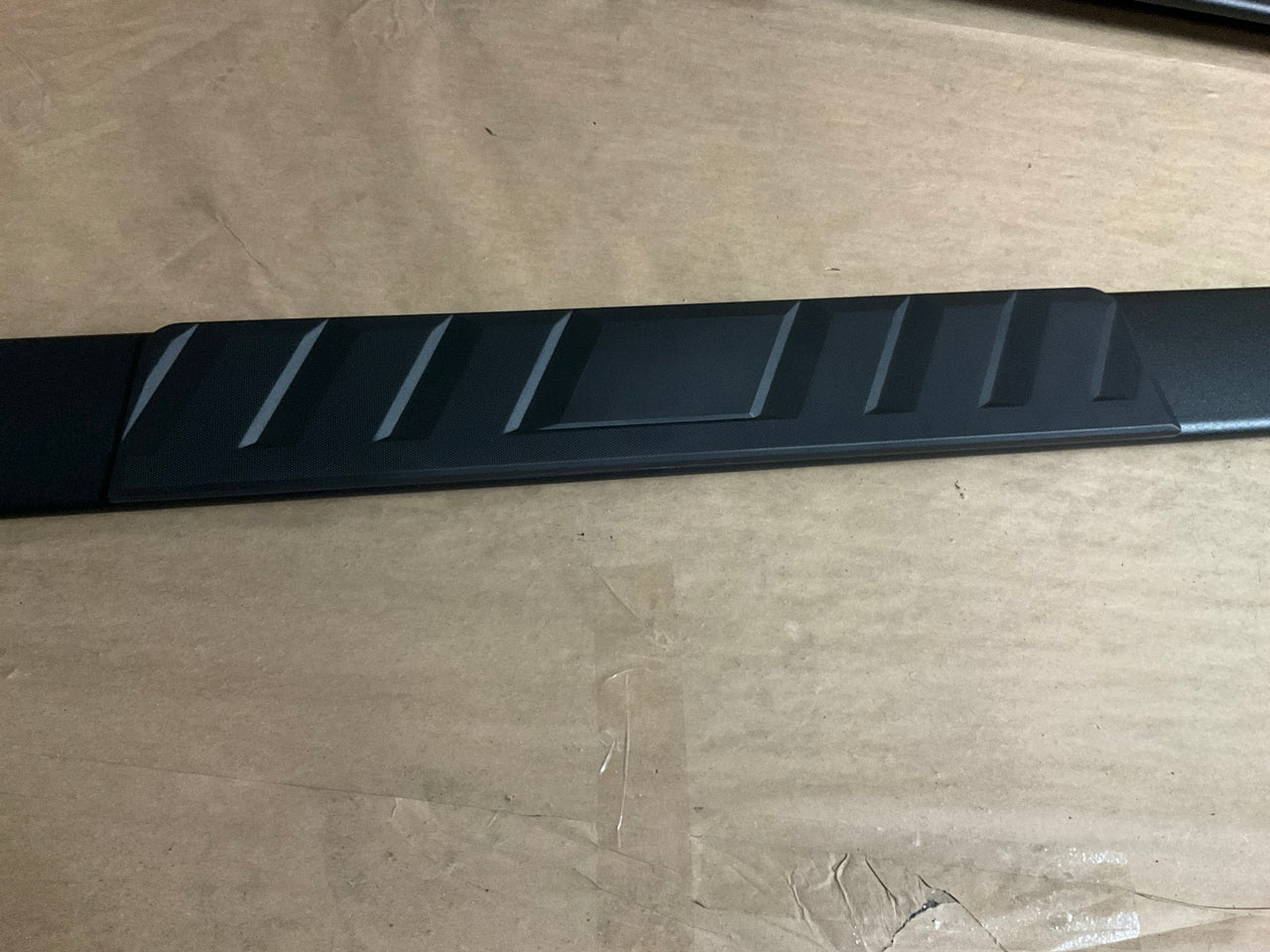 Iconic 122-5283 4'' QuadraStep Black Step Bars - 2007-18 Sierra 1500 Crew Cab