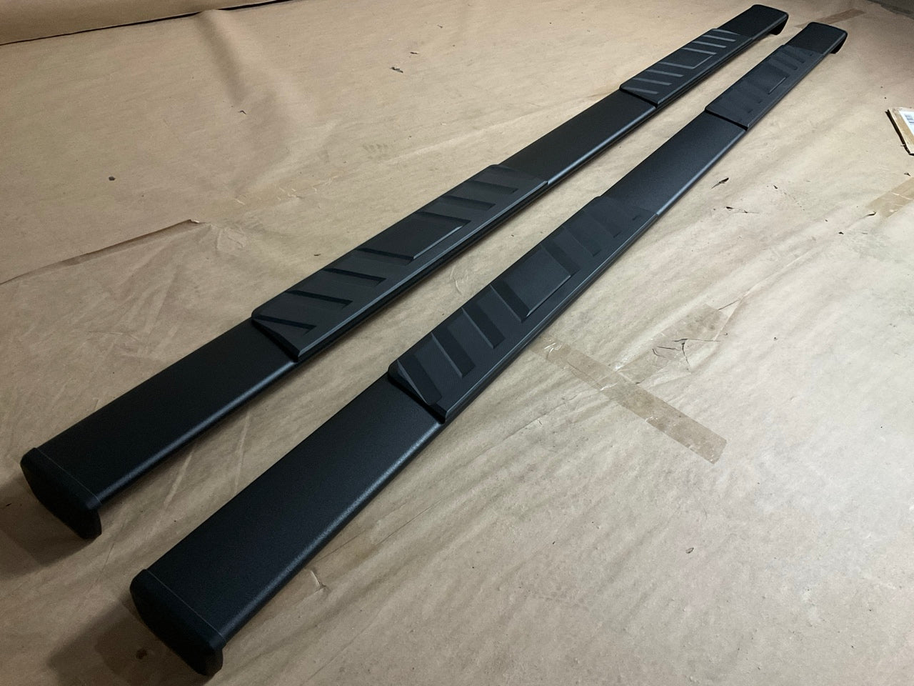 Iconic 122-5283 4'' QuadraStep Black Step Bars 07-19 Silverado 2500 3500 Crew Cab