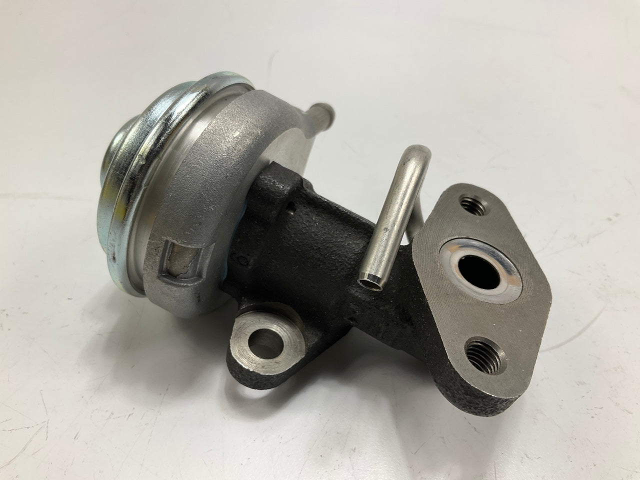 Intermotor EGV943 Exhaust Gas Recirculation EGR Valve - OEM TOYOTA # 25620-75050