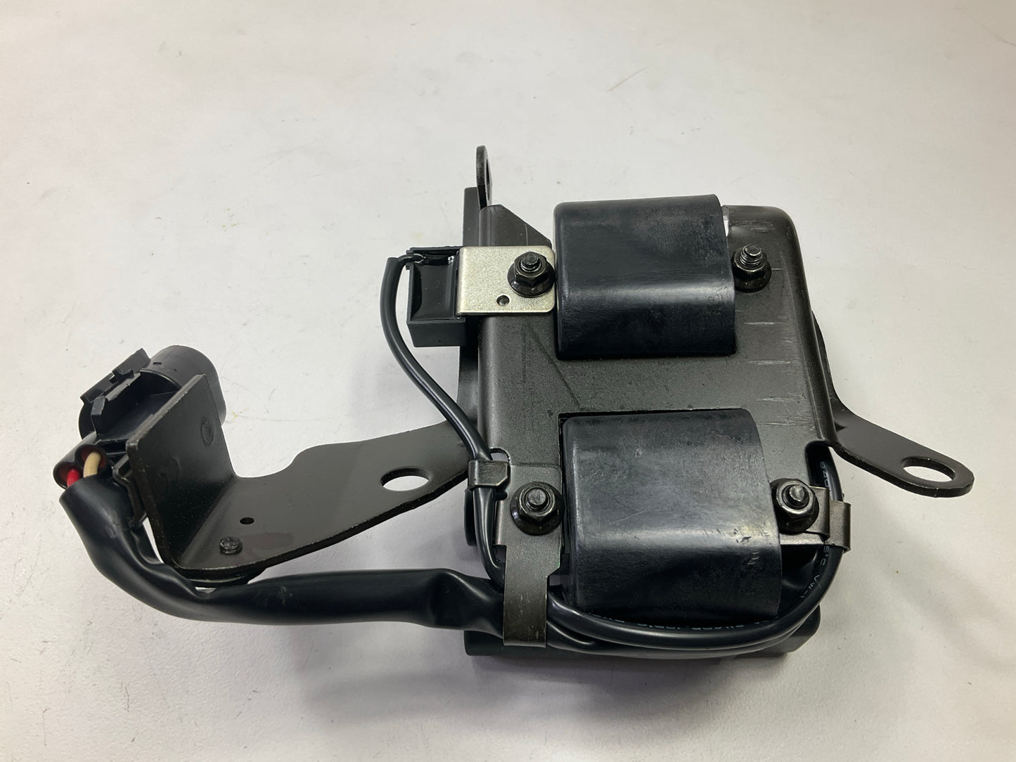 Intermotor UF195 Ignition Coil For 1996-1998 Hyundai Sonata 2.0L-L4