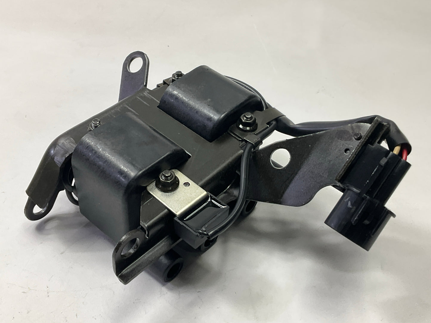 Intermotor UF195 Ignition Coil For 1996-1998 Hyundai Sonata 2.0L-L4