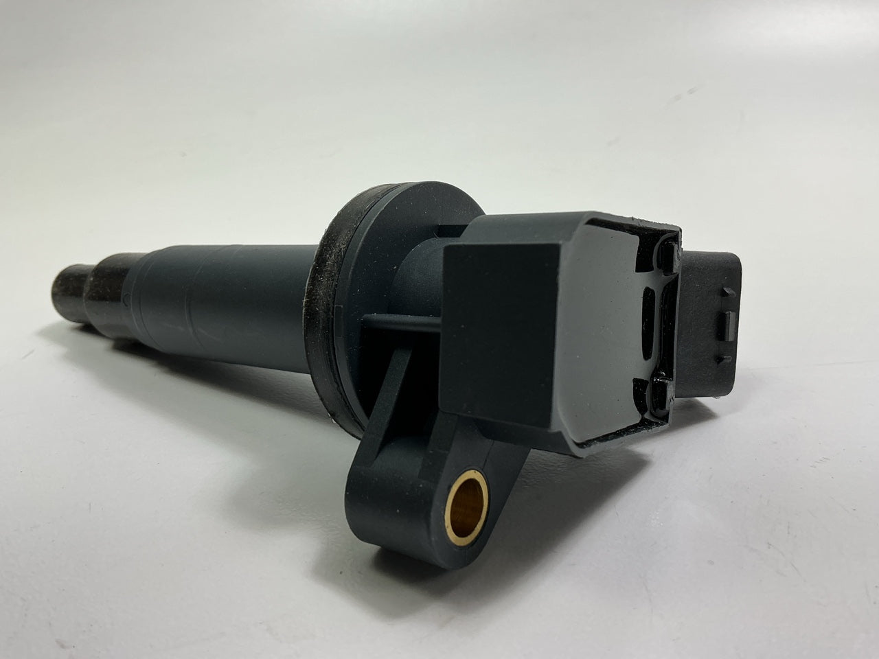 Intermotor UF247 Ignition Coil - 2000-2008 Toyota Corolla, 2000-2005 Celica