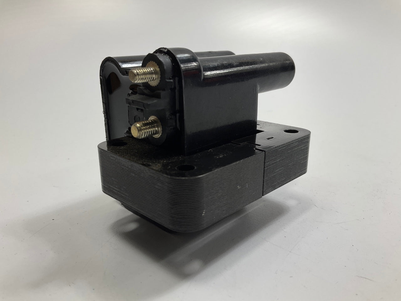 Intermotor UF358 Ignition Coil For 2002-2004 Hyundai Sonata 2.7L V6