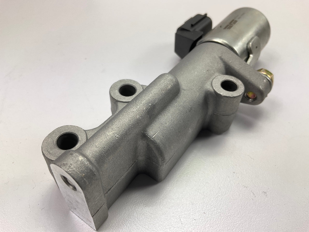 Intermotor Dorman VVT147 Engine Variable Valve Timing (VVT) Solenoid  Right Side