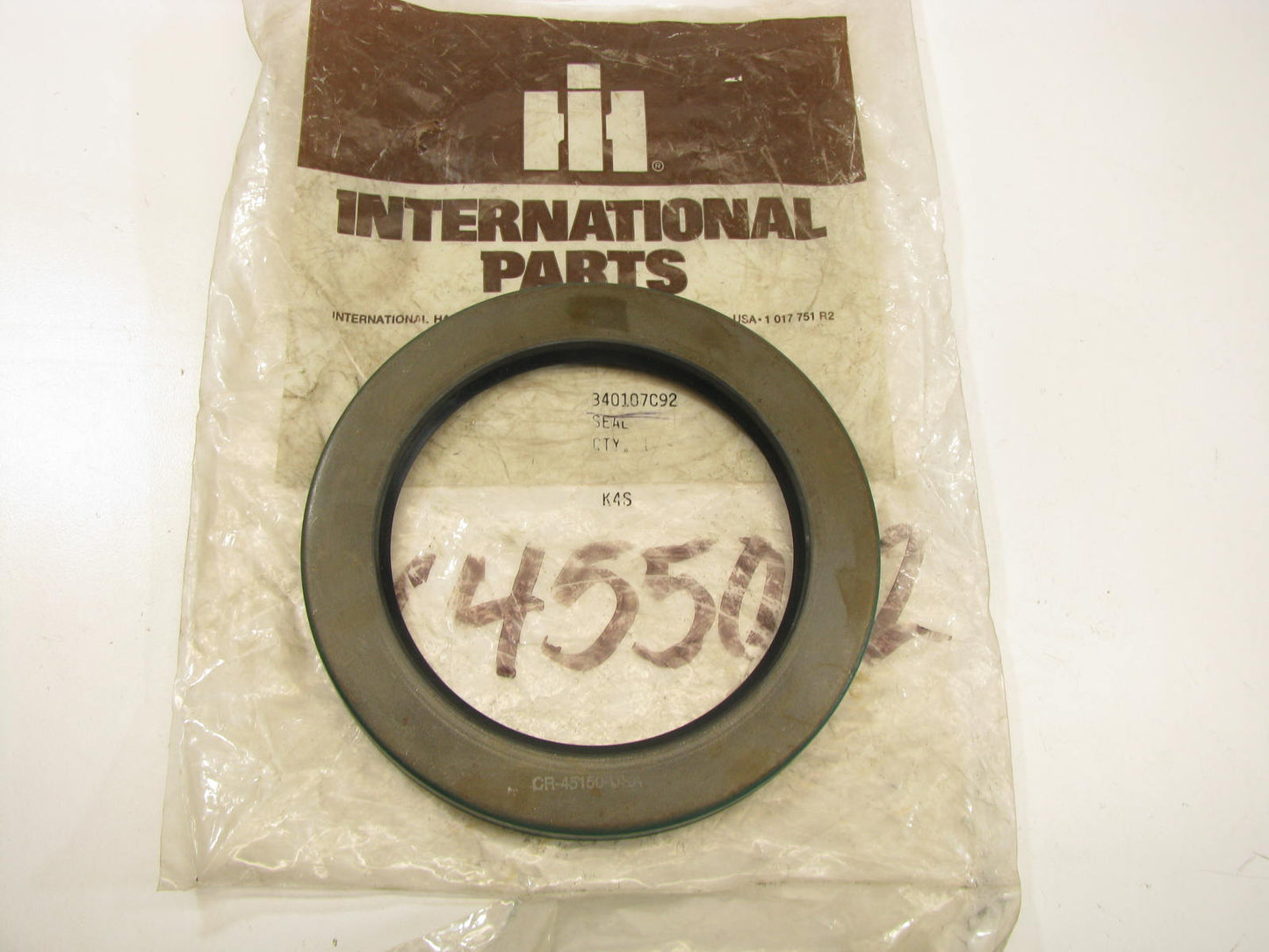 NEW GENUINE International 340107C92 Seal CHICAGO RAWHIDE 45150