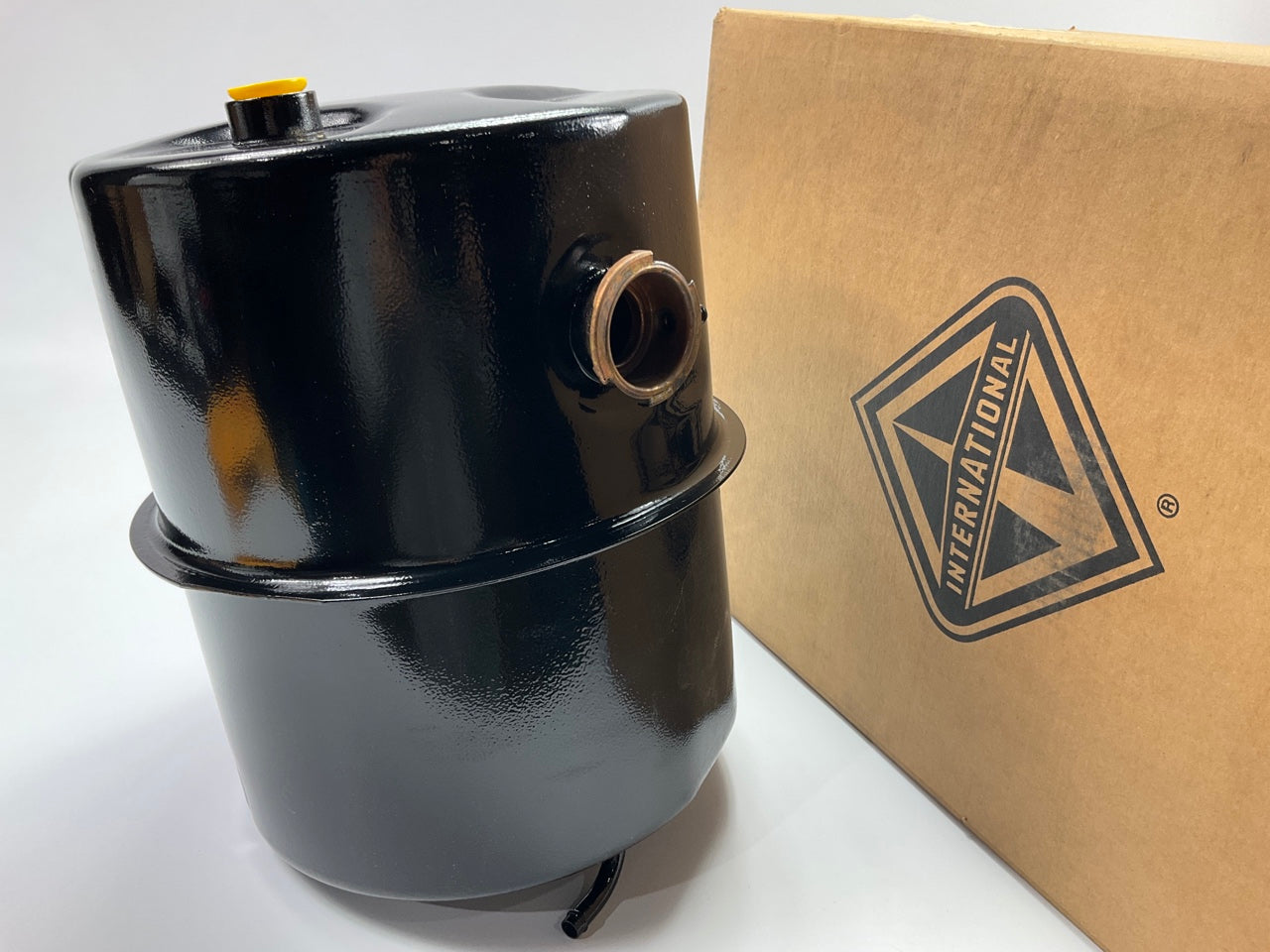 International 474940C5 2554, 2574, 2654 Engine Coolant Overflow Reservoir Tank