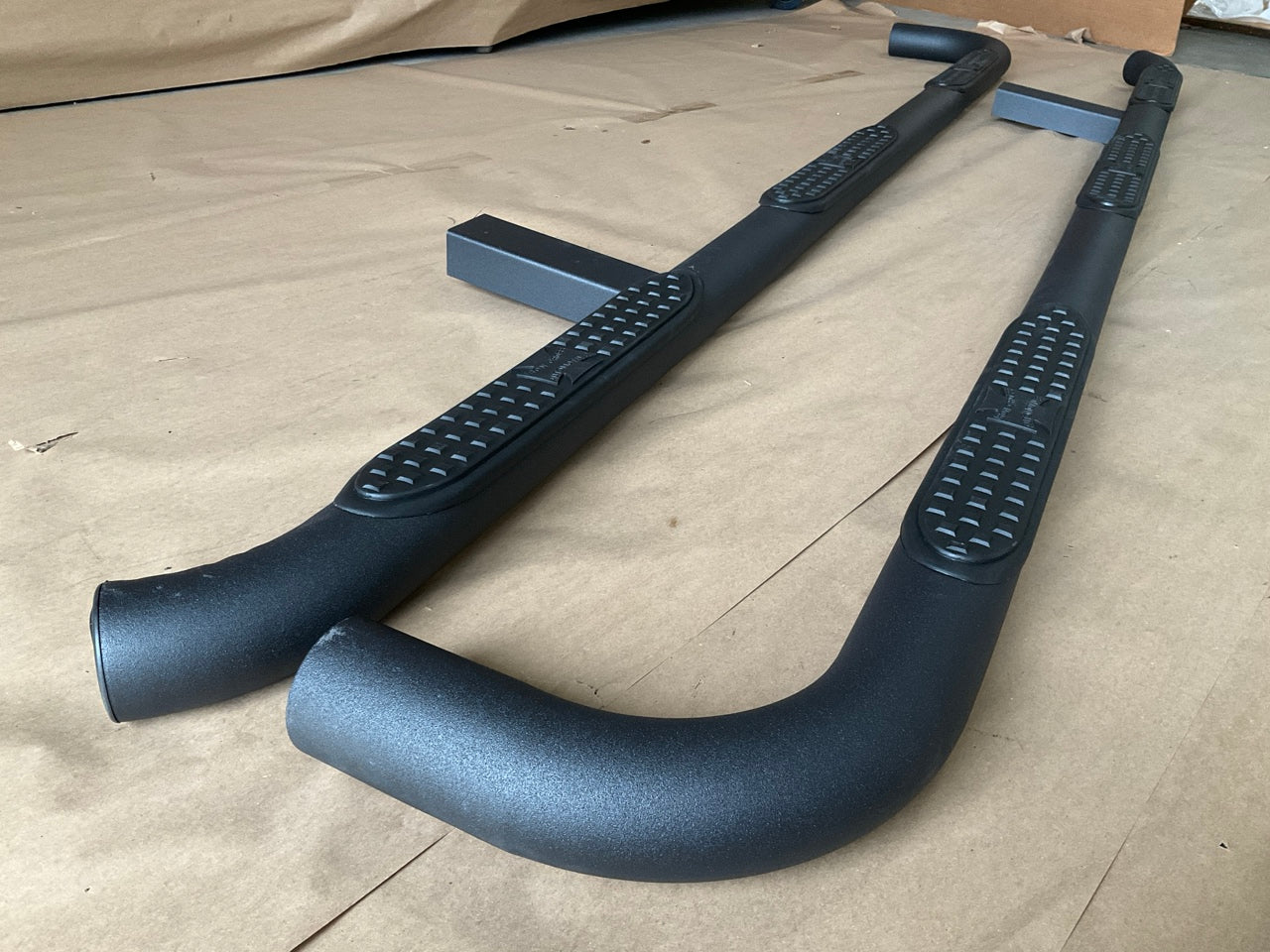 Iron Cross 52-532-B 3'' Round Black Nerf Bars 2019-21 Silverado 1500 Double 6.5'