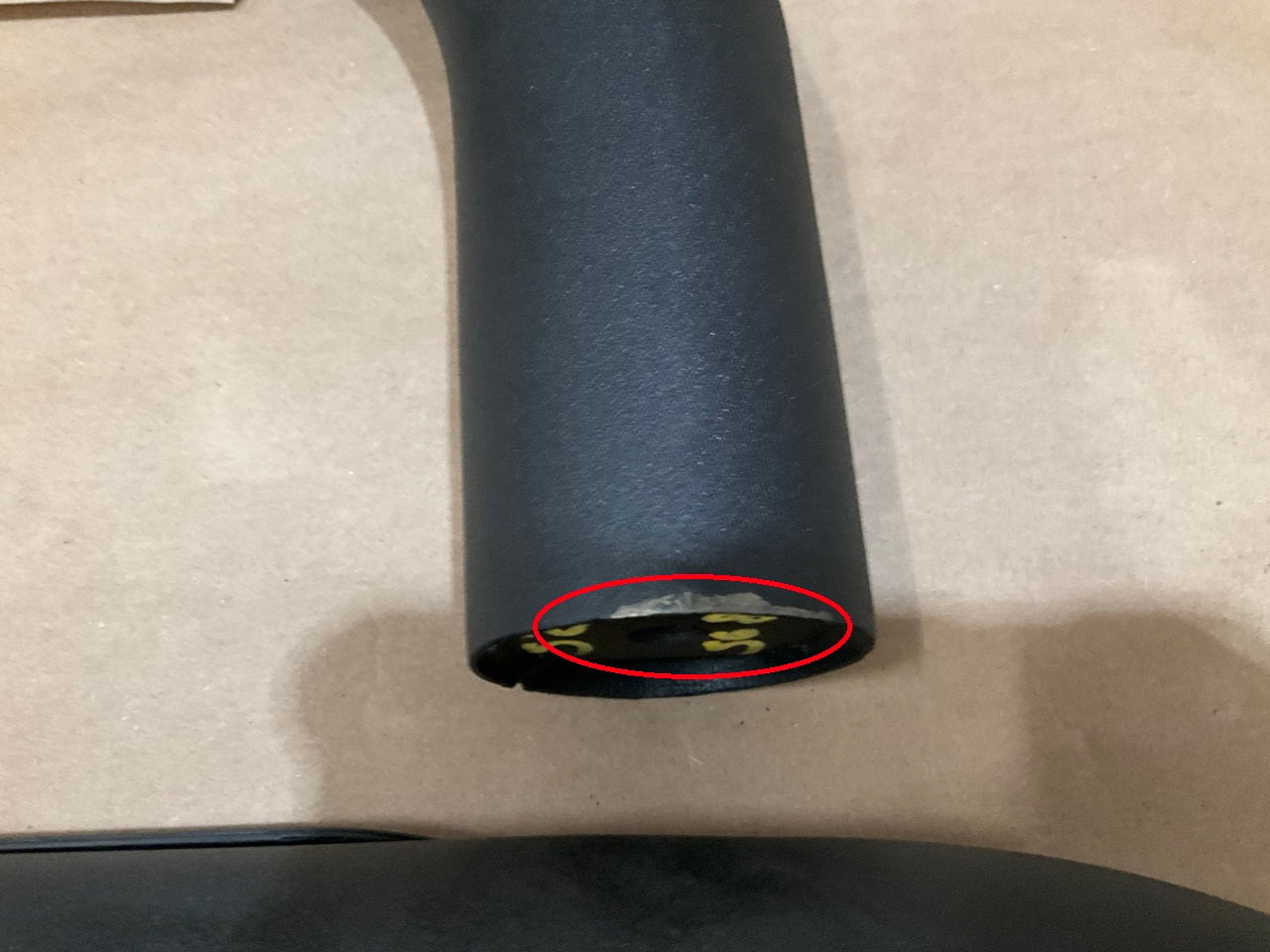Iron Cross 52-568-B SLIGHTLY SCRATCHED Side Step Bars 14-15 Silverado Sierra