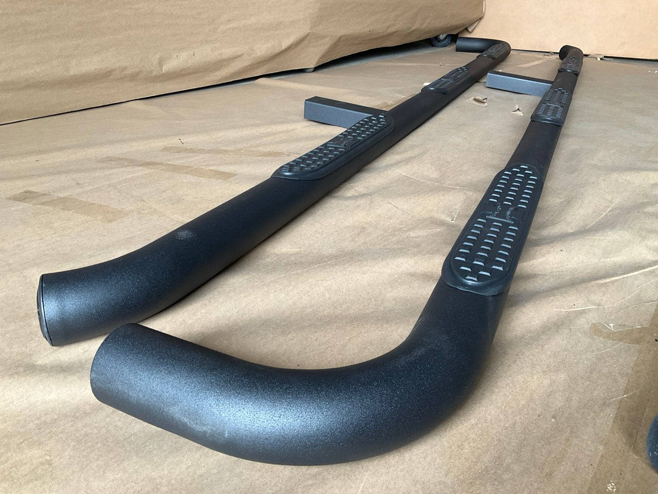 Iron Cross 53-572B 3'' Tube Steps 2015-2018 Sierra Silverado 2500 3500 Double Cab