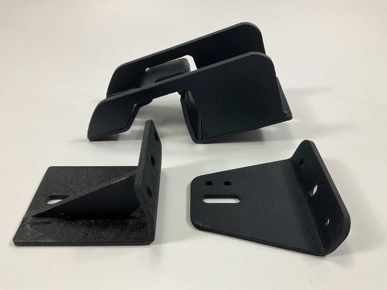 Iron Cross 99-528 Cab Length Side Step Bracket Kit 11-18 Chevolet Diesel W/ Urea