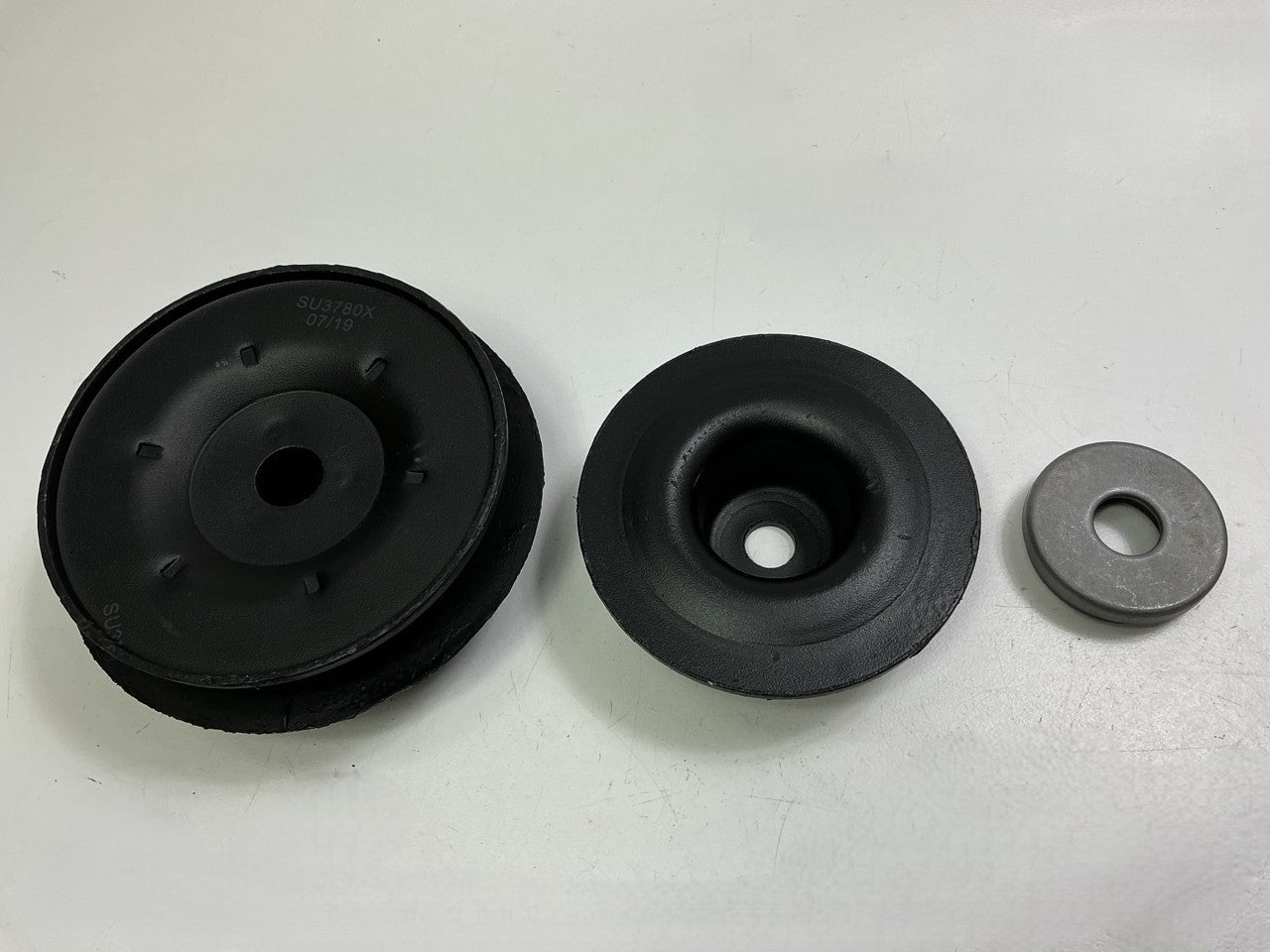 (2) ISG 17494 Front Strut Mounts For 2004-2008 Suzuki Forenza, 05-08 Suzuki Reno