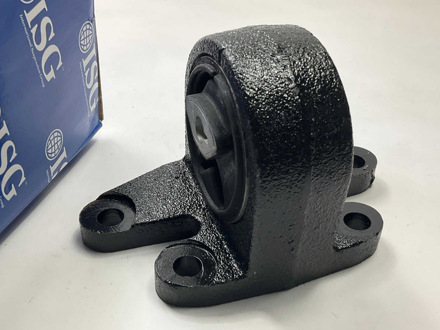 ISG 3300-679703 Rear Automatic Transmission Mount For 2004-2007 Saturn Vue