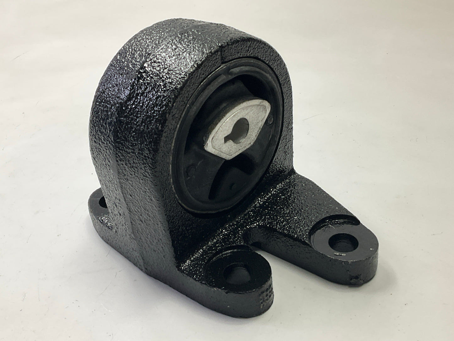 ISG 3300-679703 Rear Automatic Transmission Mount For 2004-2007 Saturn Vue