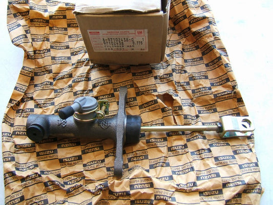 Genuine Isuzu 8-97102438-0 Clutch Master Cylinder