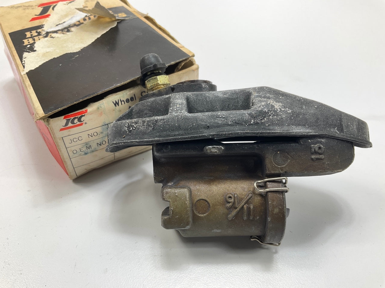 INCOMPLETE - JCC JW-1020 Drum Brake Wheel Cylinder - Missing Bracket 44100-H3300