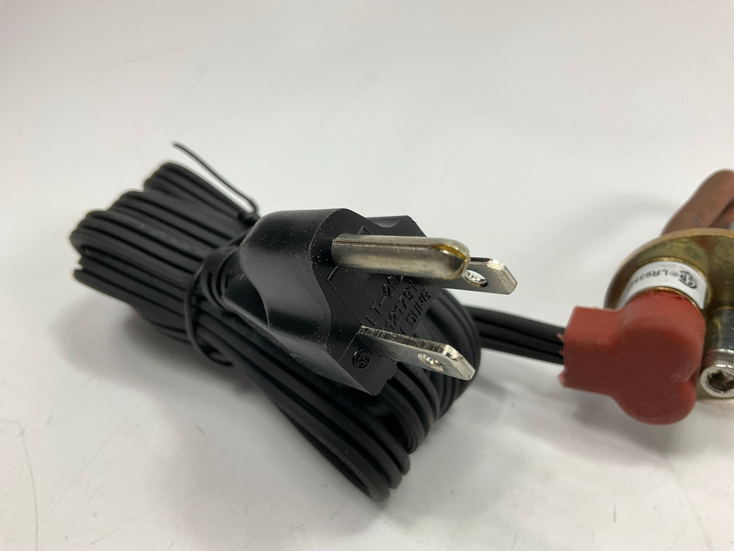 Kats 30214 Diesel Engine Block Heater, 600 Watts, 1.25'' (1-1/4'') Freeze Plug