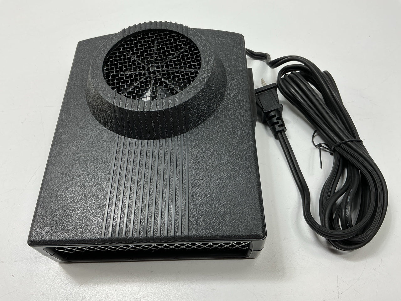 Kat's 37100 Interior Heater, Universal 900 Watt, 120V Plug In