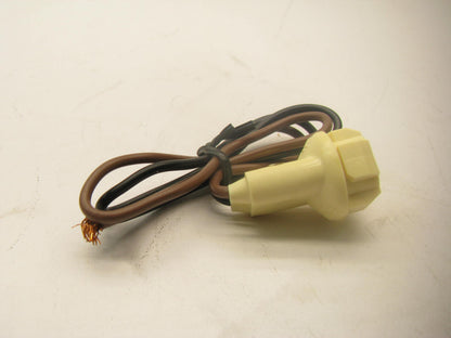Kemparts 350-177 Side Marker Light Lamp Socket Pigtail Socket Wire Connector