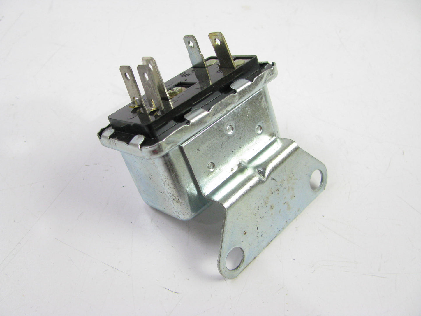 Kemparts AR158 Horn Relay