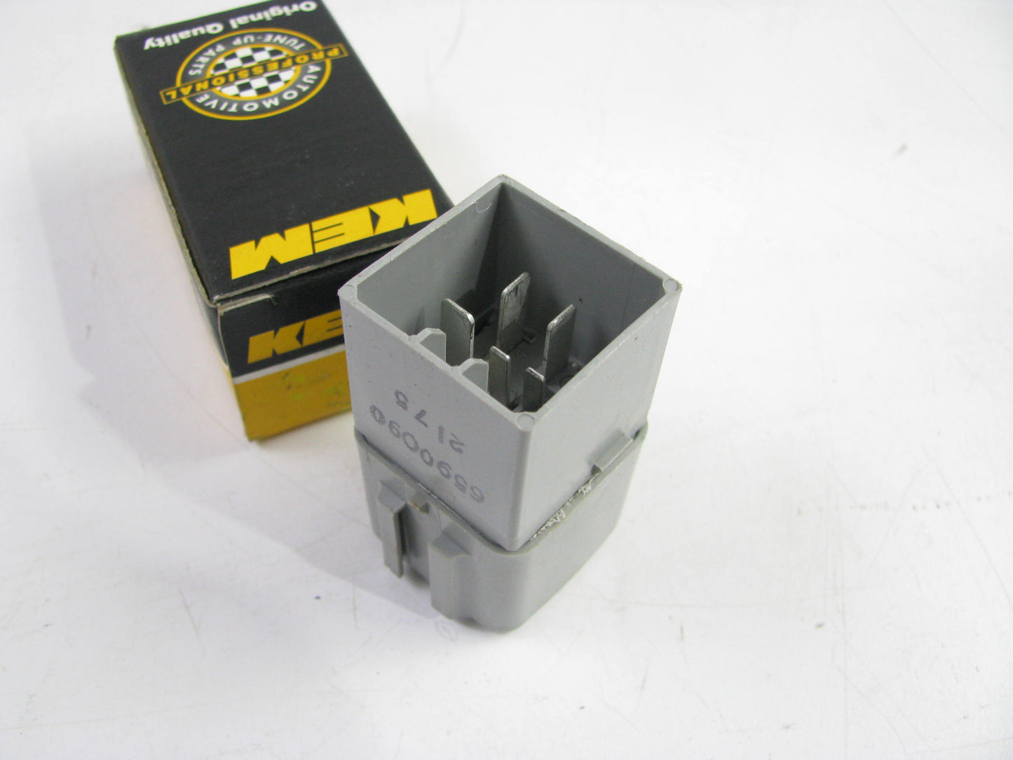 Kemparts AR184 Fuel Filler Door Relay