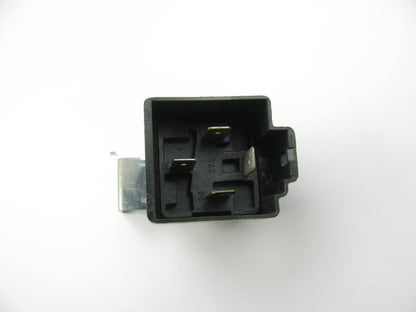 Kemparts AR238 A/C Compressor Clutch Control Relay, Replaces 4439013
