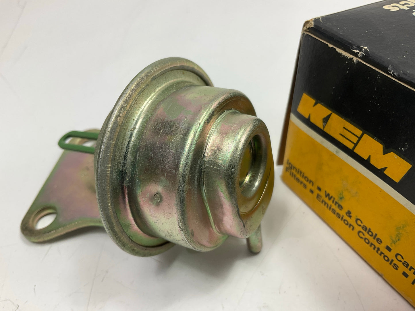 Kemparts CP188 Carburetor Choke Pull-Off - Rochester 4-BBL, Secondary